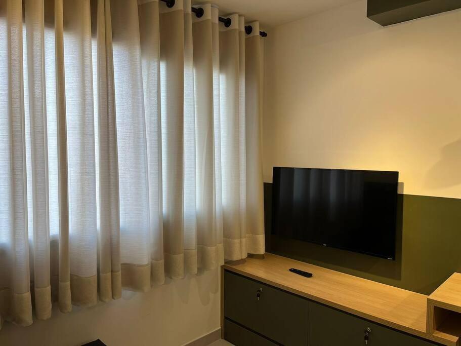 V1516 - Loft Na Mariana: Metro | Shopping Apartamento